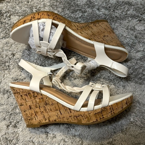 TOP Moda Shoes - Top Moda Wedge Heel | SIZE 8